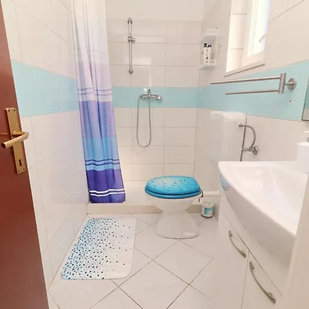 Holiday House Parive Дом отдыха *